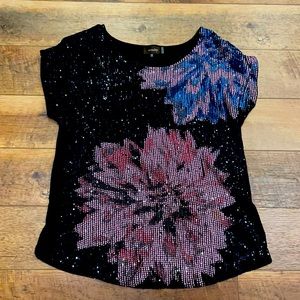 Sequin short sleeve top.